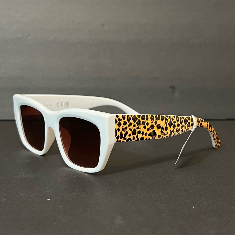 NWT CIRCUS TRAPEZOID OVERSIZED SUNGLASSES EYEWEAR